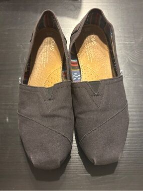 Toms Women’s Slip-On Loafers in Black Canvas - Size 8